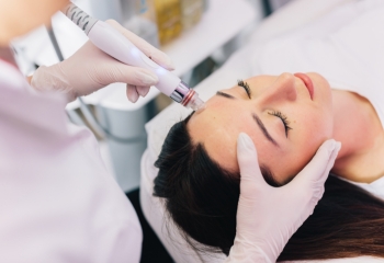 Limpieza de poros con hydrafacial en Salamanca