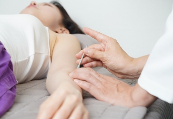 Tratamiento de neurología y rehabilitación con acupuntura en Salamanca